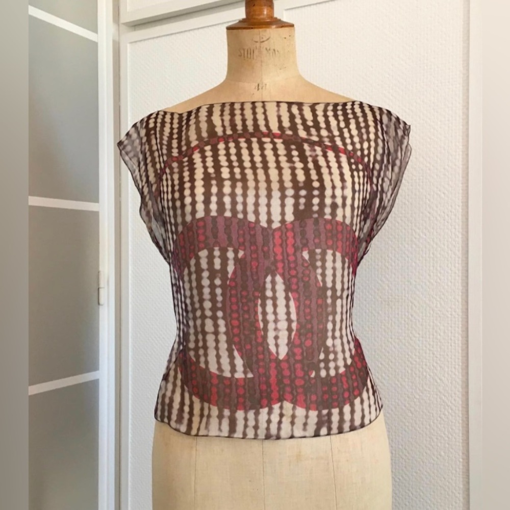 Vintage Chanel silk vest - Picture 8 of 15